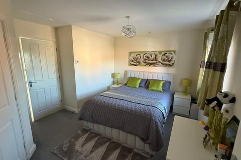 3 bedroom semi-detached house for sale, Millport Drive, Eye, Peterborough