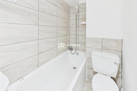 3 bedroom flat to rent, Finchley Road, London