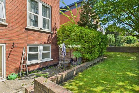 3 bedroom flat to rent, Finchley Road, London