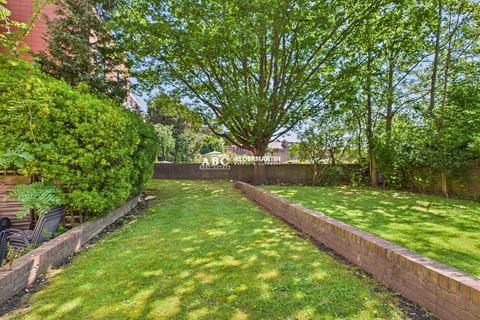 3 bedroom flat to rent, Finchley Road, London