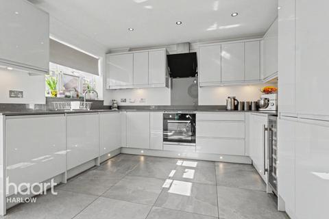 4 bedroom semi-detached house for sale, Malkin Drive, Harlow