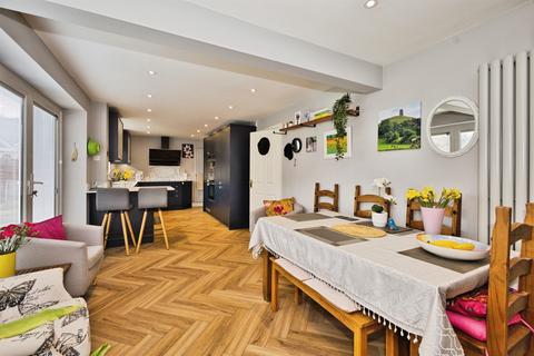 undefined, Boundary Way, Glastonbury