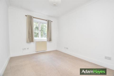 2 bedroom apartment to rent, Friern Park, North Finchley N12