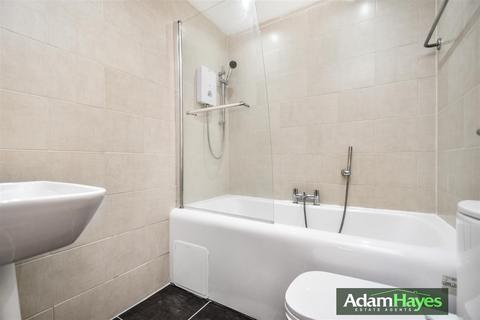 2 bedroom apartment to rent, Friern Park, North Finchley N12