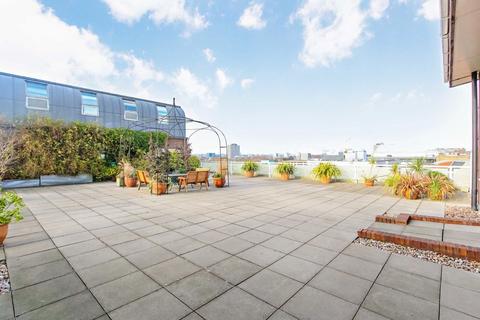 undefined, Aldersgate Street, London EC1A