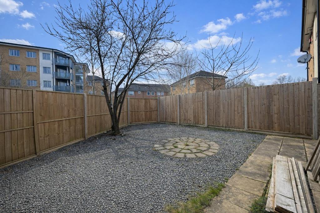 E8 E78 FEA-F3 C8-491 E-B7 F8-BFBD048 A618 C.png