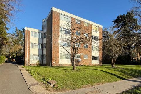 2 bedroom flat for sale, 17 Oakfield Court, 252 Pampisford Road, South Croydon, Surrey, CR2 6DD