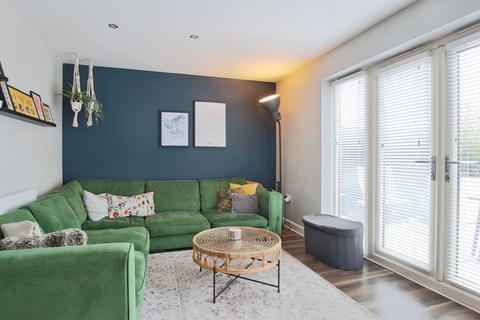 3 bedroom semi-detached house for sale, Frances Brady Way, Hull, East Riding of Yorkshire, HU9 3BW