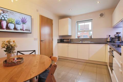 3 bedroom semi-detached house for sale, Frances Brady Way, Hull, East Riding of Yorkshire, HU9 3BW