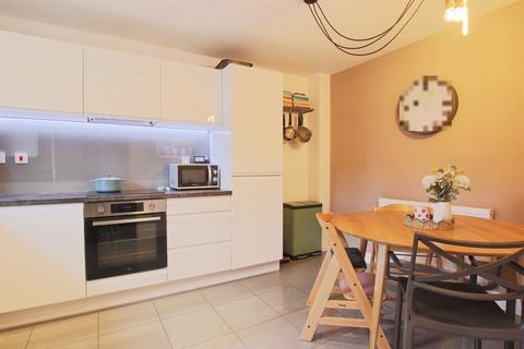 3 bedroom semi-detached house for sale, Frances Brady Way, Hull, East Riding of Yorkshire, HU9 3BW