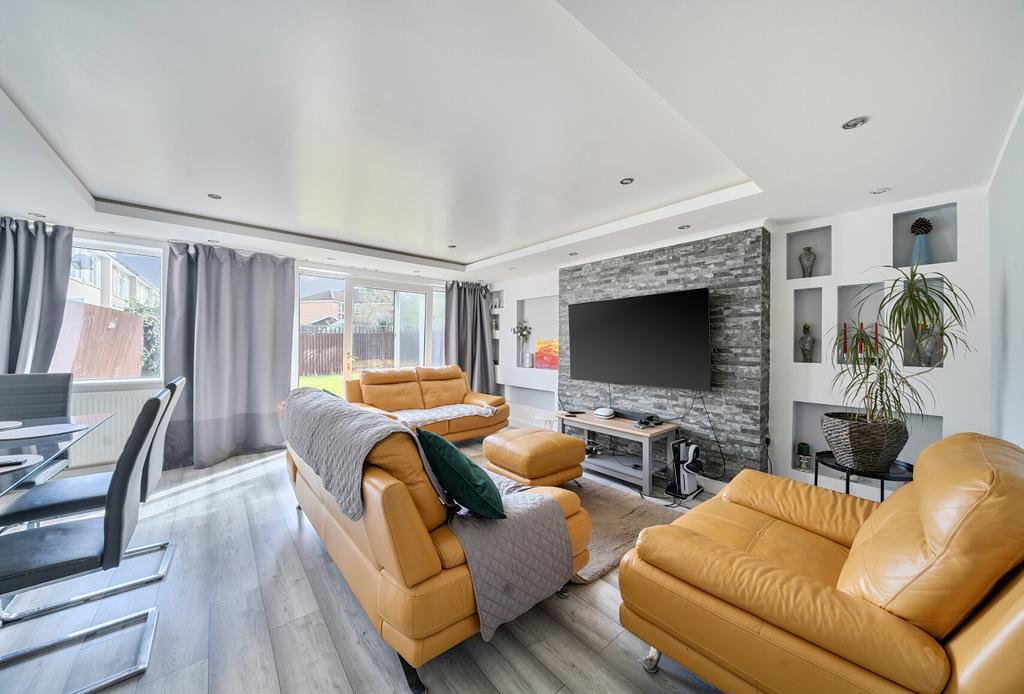 1423932-7-69afff6...