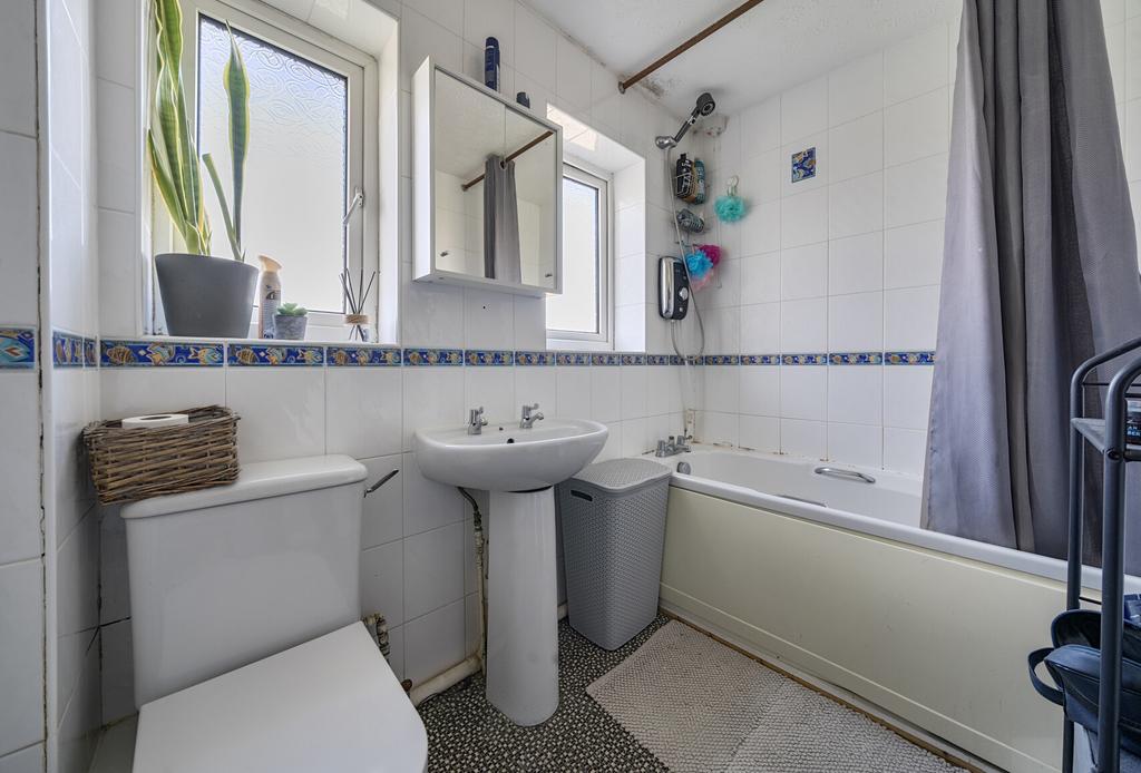 1423932-15-69afff...