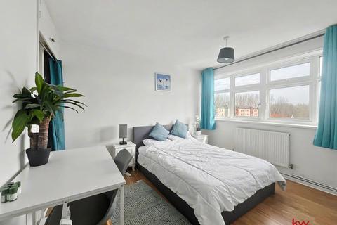 undefined, Holdbrook South, Waltham Cross, EN8