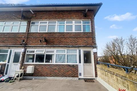 Holdbrook South, Waltham Cross, EN8