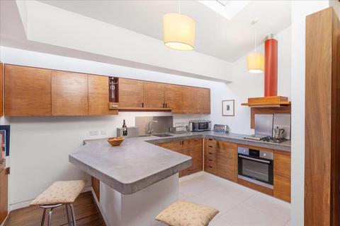 3 bedroom house for sale, The Courtyard, Gowan Avenue, London, SW6