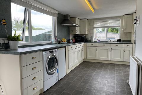 undefined, Elim, Llanddeusant, Anglesey, LL65