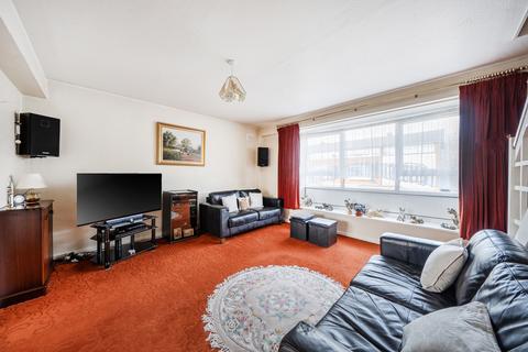 2 bedroom apartment for sale, Fairby Road, Lee