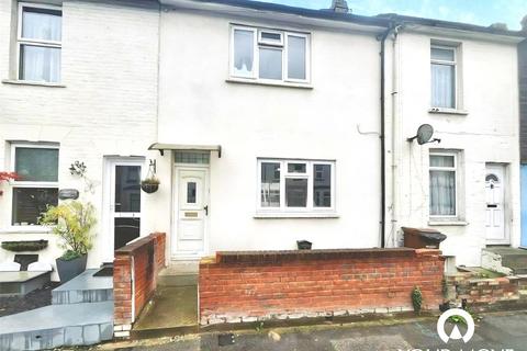 2 bedroom terraced house to rent, Luton Road, Kent ME4