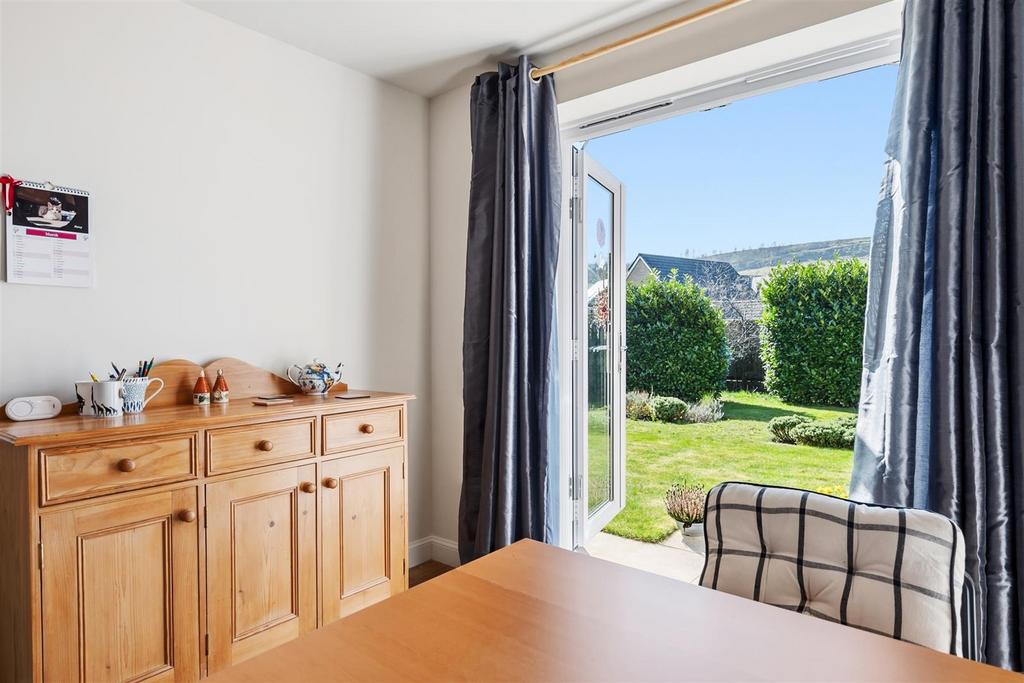 Dining area  0013.jpg