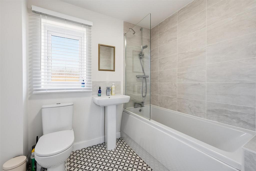 Bathroom 0024.jpg