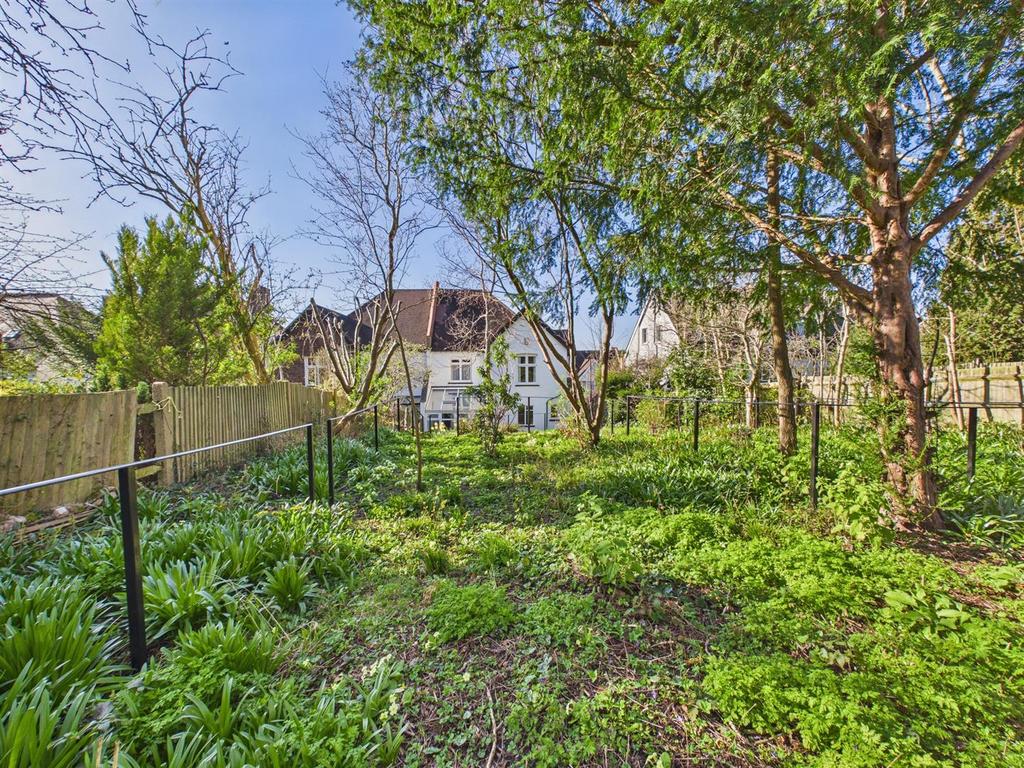 CAM02885 G0-PR0585-STILL035.jpg