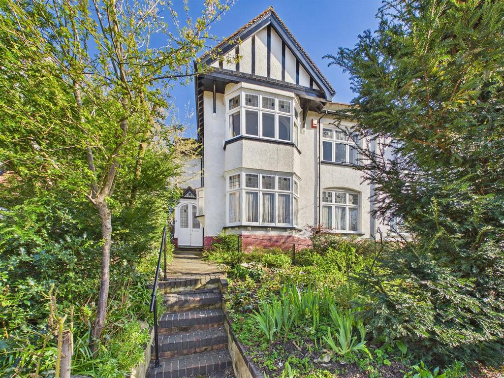 CAM02885 G0-PR0585-STILL040.jpg