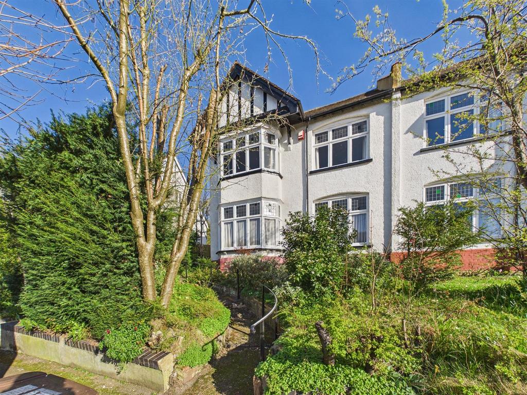 CAM02885 G0-PR0585-STILL041.jpg