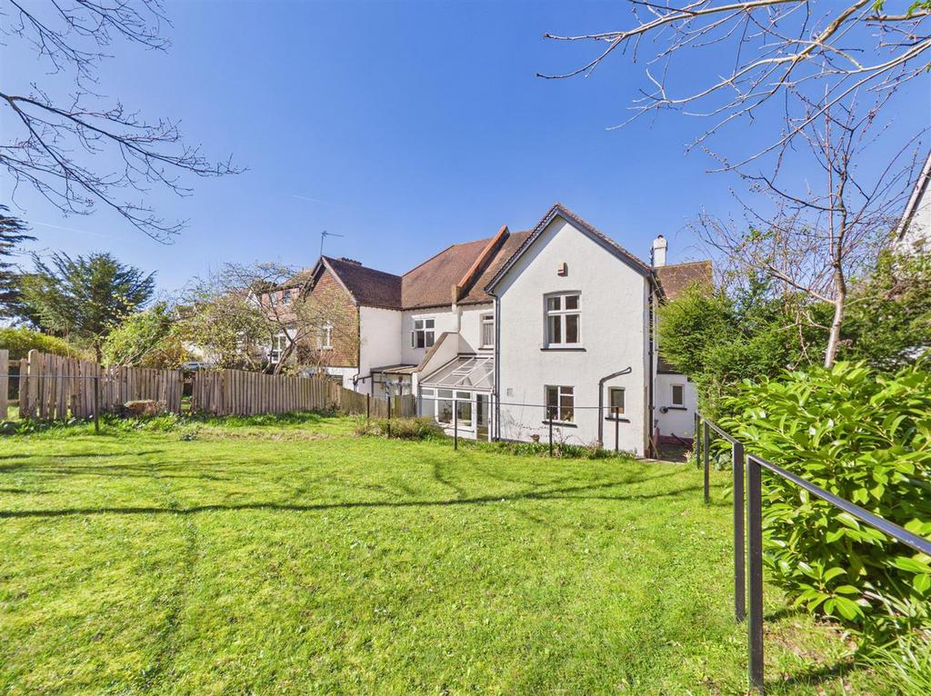 CAM02885 G0-PR0586-PAN002.png