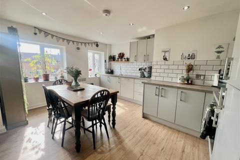 2 bedroom apartment for sale, Station Road, Stretford, Manchester