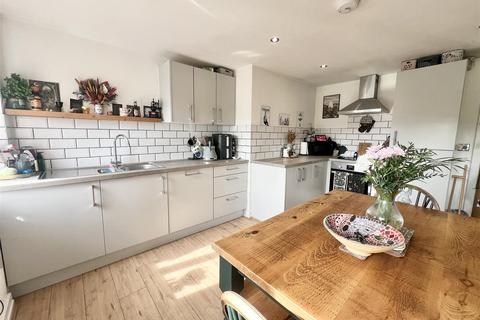 2 bedroom apartment for sale, Station Road, Stretford, Manchester