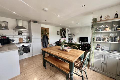2 bedroom apartment for sale, Station Road, Stretford, Manchester