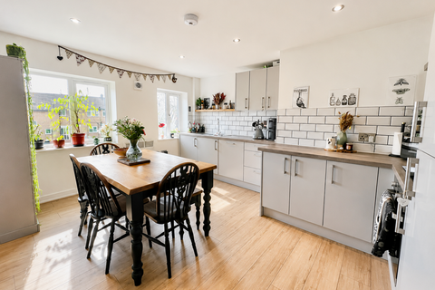 2 bedroom apartment for sale, Station Road, Stretford, Manchester