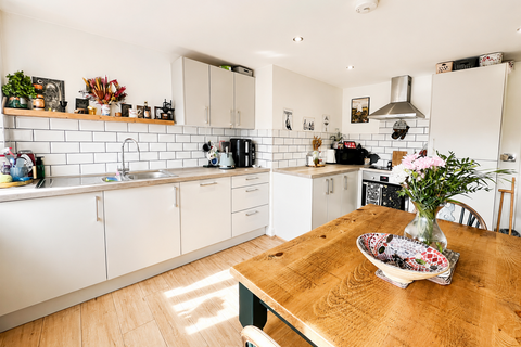 2 bedroom apartment for sale, Station Road, Stretford, Manchester