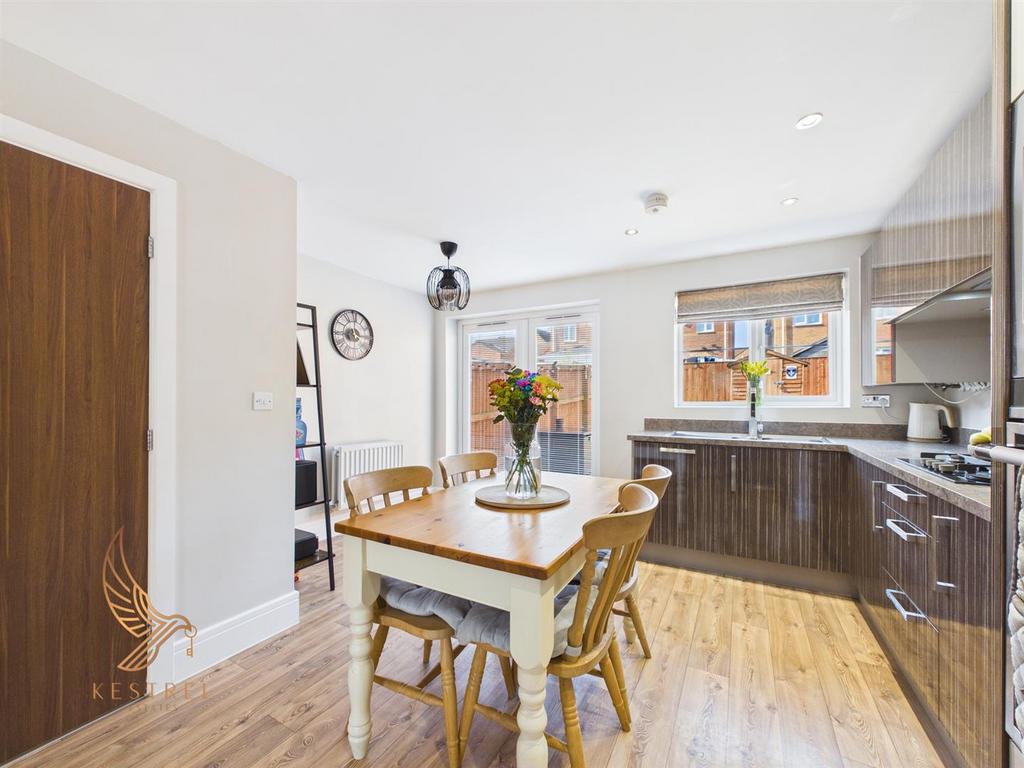 CAM03976 G0-PR0389-STILL009.jpg