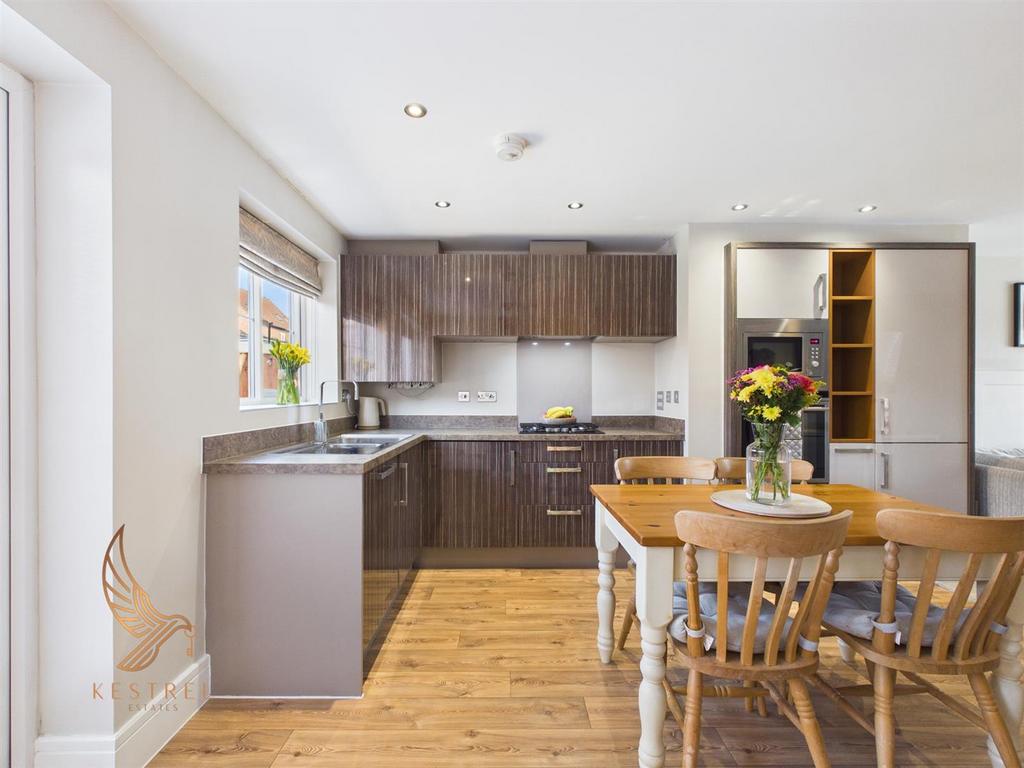 CAM03976 G0-PR0389-STILL003.jpg