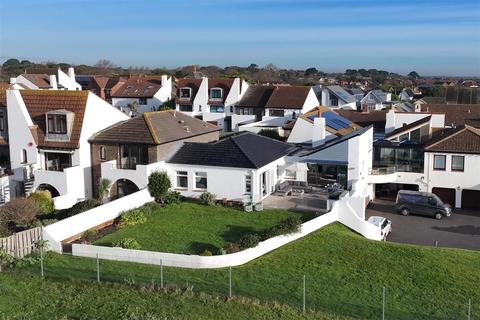 4 bedroom end of terrace house for sale, Needles Point, Milford on Sea, Lymington, Hampshire, SO41