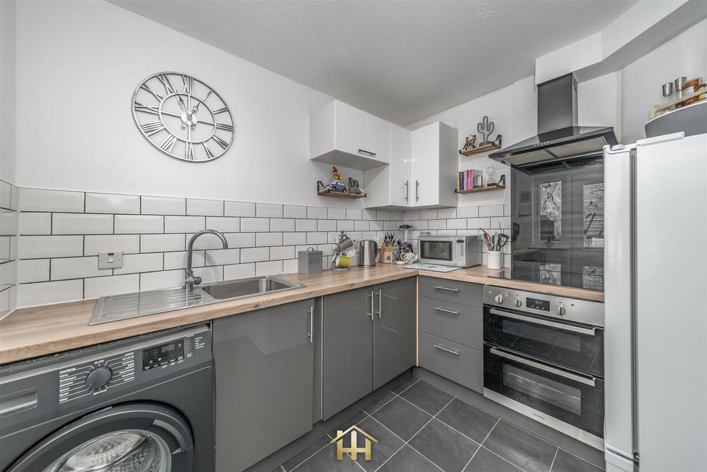 4 HADDINGTON PLACE DD4 0 RJ 200326 EDIT (17 of 26).