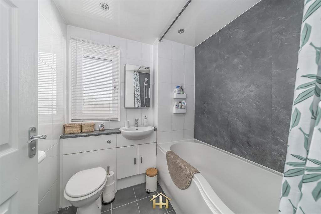 4 HADDINGTON PLACE DD4 0 RJ 200326 EDIT (21 of 26).