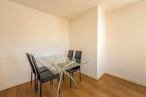 1 bedroom apartment to rent, Clos Dewi Sant, Cardiff CF11