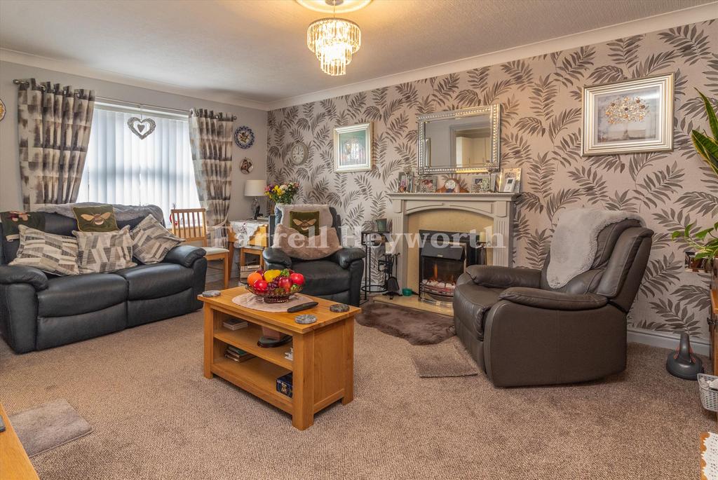 Lounge image 2