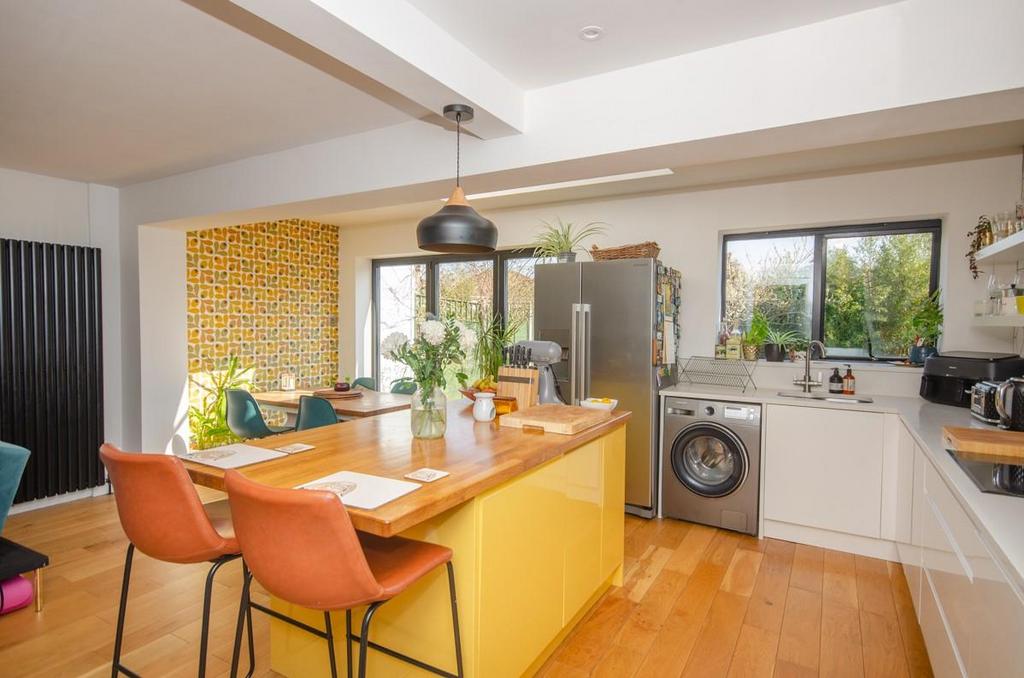 Kitchen pic 3.jpg