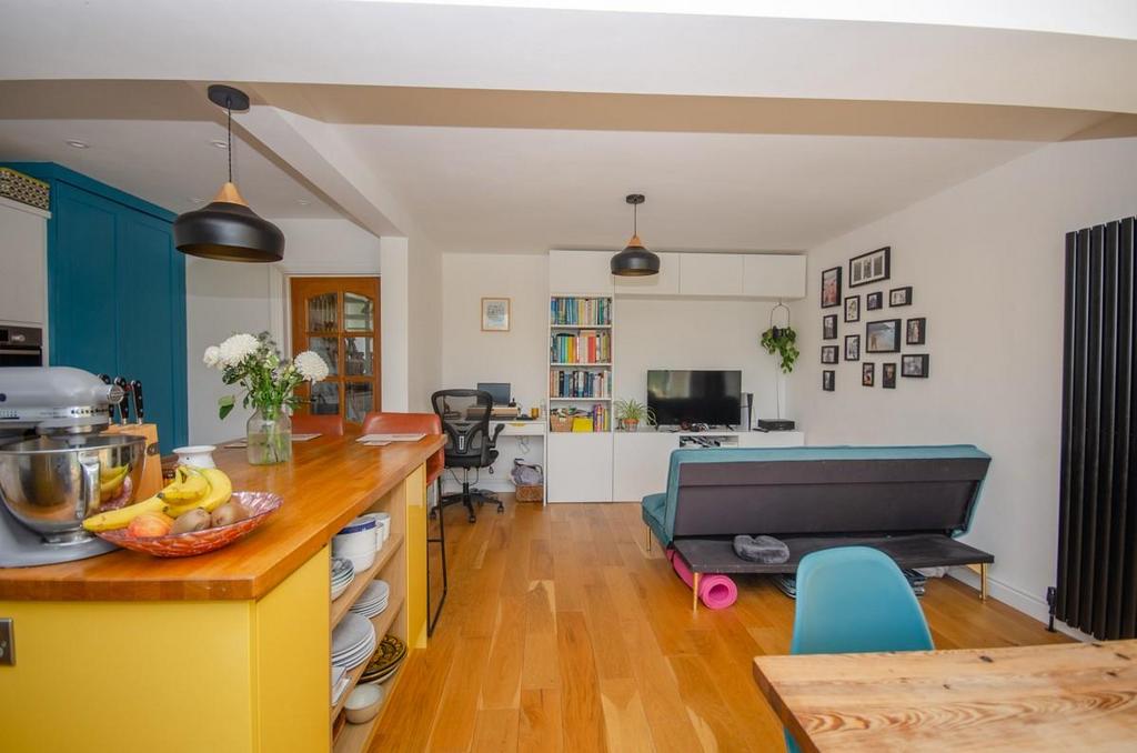 Kitchen pic 4.jpg