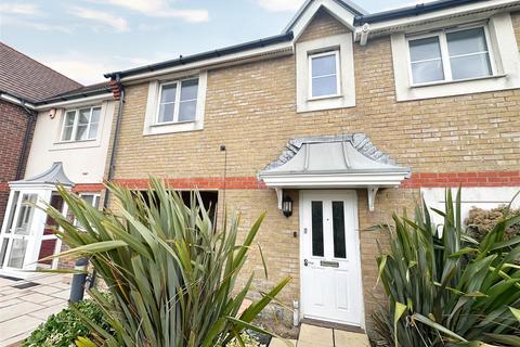 2 bedroom flat to rent, Grenada Close, Eastbourne