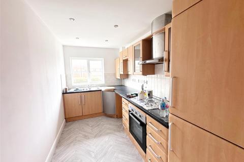 2 bedroom flat to rent, Grenada Close, Eastbourne