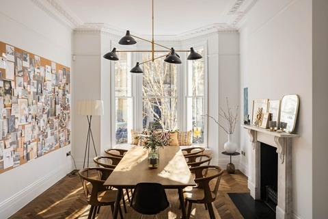 6 bedroom terraced house for sale, Belsize Crescent, London, NW3