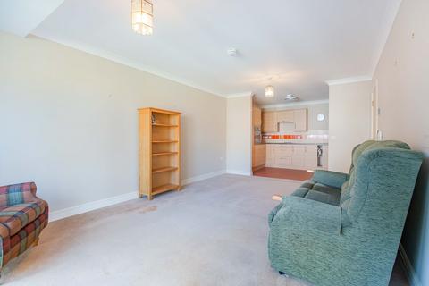 2 bedroom flat for sale, Lealands Drive, Uckfield TN22