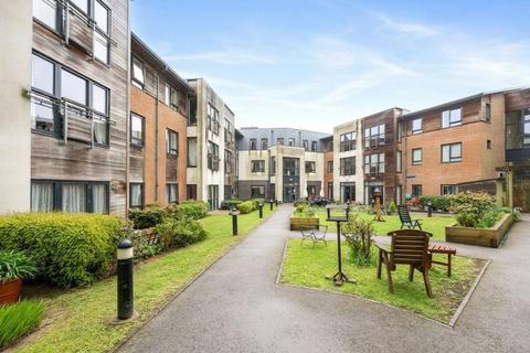 2 bedroom flat for sale, Lealands Drive, Uckfield TN22