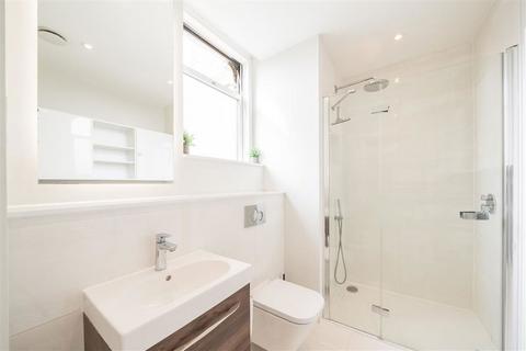 1 bedroom flat to rent, Hampton Road, Teddington TW11