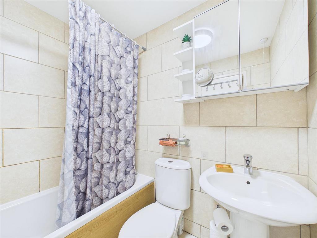 CAM05663 G0-PR0111-STILL014.png