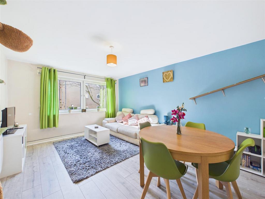 CAM05663 G0-PR0111-STILL006.jpg